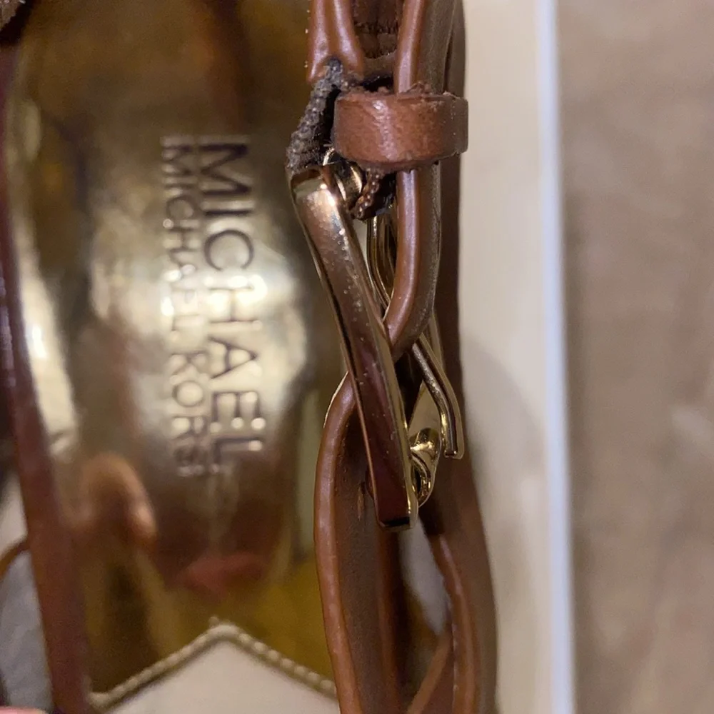 MICHAEL KORS ZOE SANDALS - Picture 11 of 14